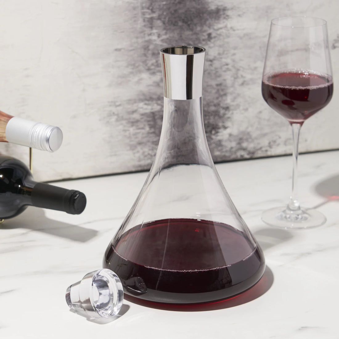 Glass Wine Decanter with Stopper, White and Red Wine Carafe, 60 Oz